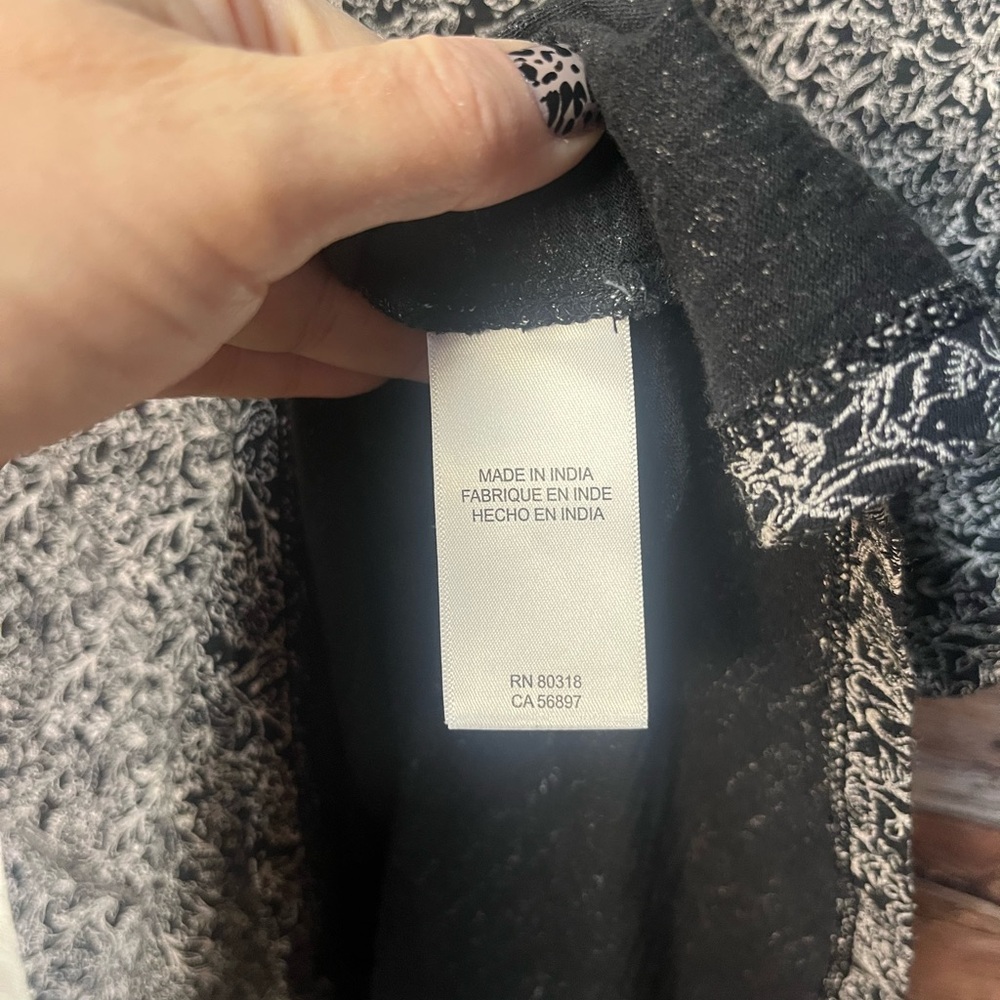 Lucky Brand Black and White Contrast Print Short Sleeve Top (088) - Picture 6 of 8